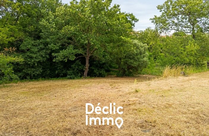 NEFFIÈS  Terrain constructible de 2 170 m² dans un environnement naturel privilégié — photo 3