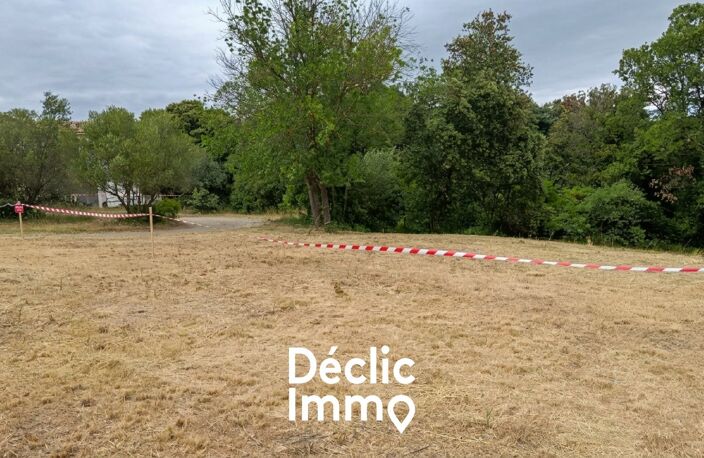 NEFFIÈS  Terrain constructible de 2 170 m² dans un environnement naturel privilégié — photo 4