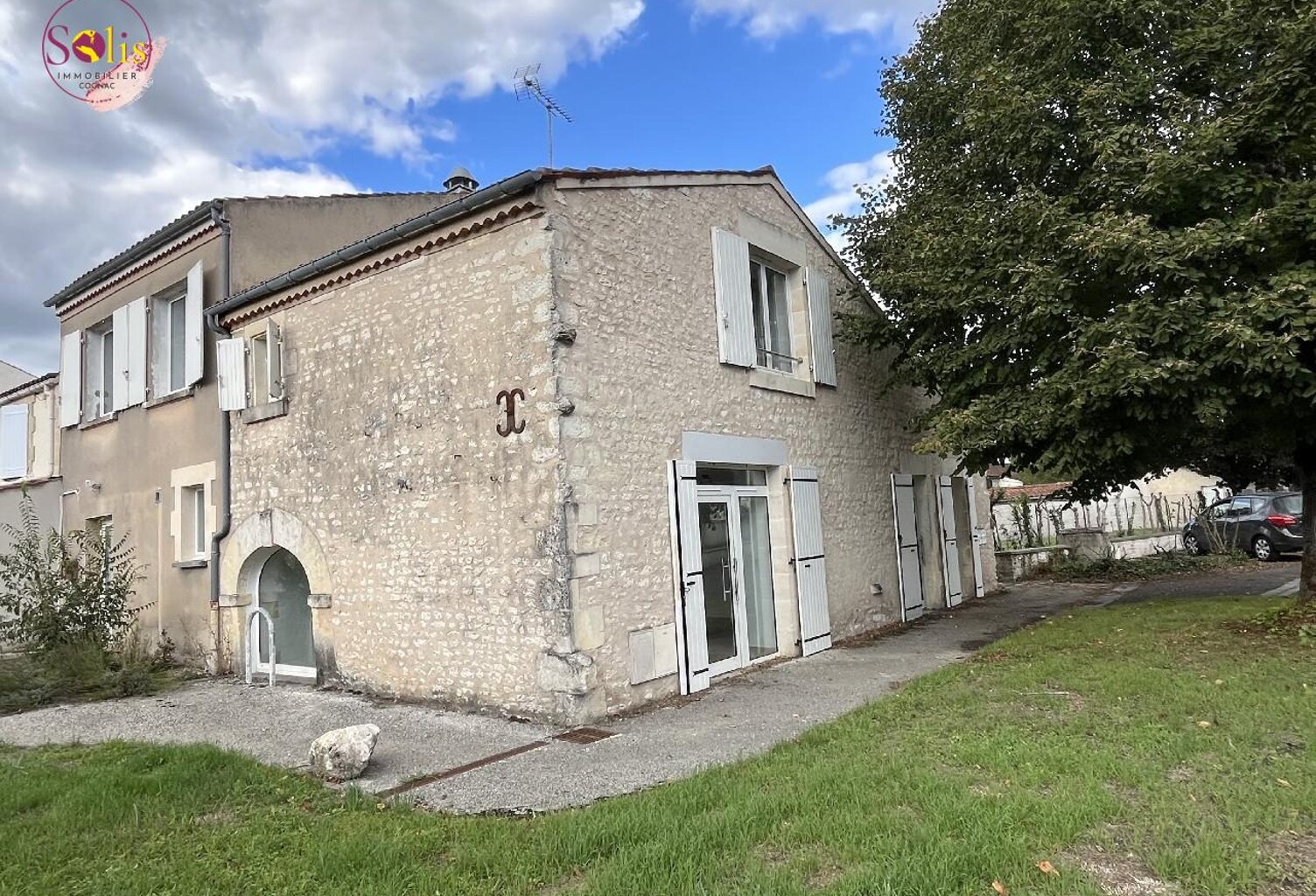 Vente immeuble  192 m² Ars (16130) — photo 1