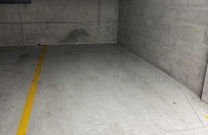 Vente Garage 13 m&sup2; — photo 2