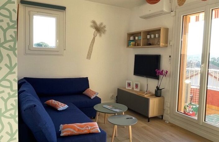 PORTISSOL : T2 AVEC VUE DEGAGEE — photo 3