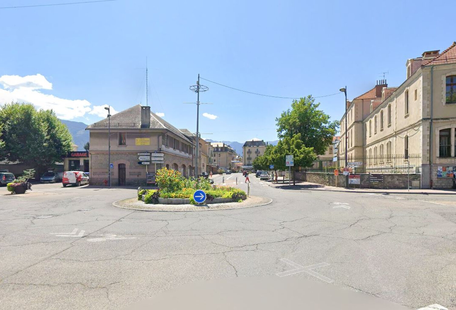 Lot de 4 parkings en sous-sol à Embrun avec frais de notaire offerts — photo 1