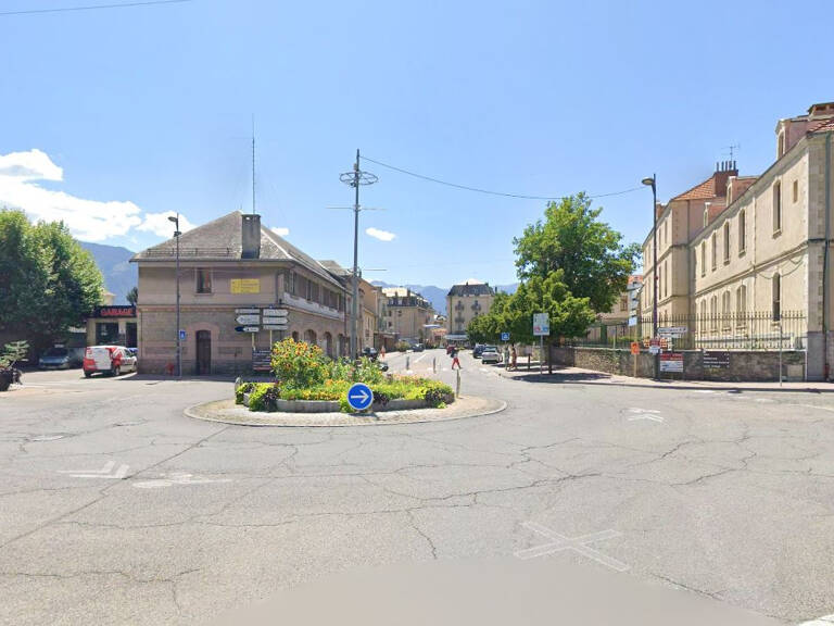 Lot de 4 parkings en sous-sol à Embrun avec frais de notaire offerts — photo 1