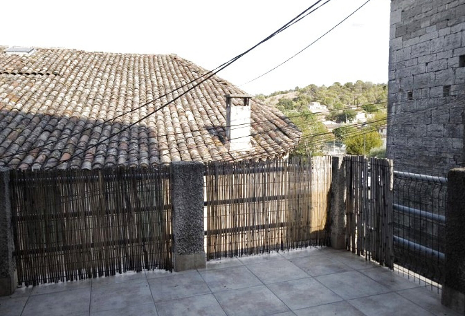 A VENDRE -  DUPLEX AVEC TERRASSE CENTRE VILLAGE - LEZAN — photo 1