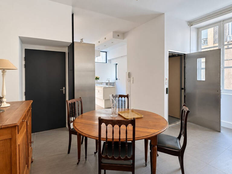 Mancelle atypique T4 de 110 m² avec ascenseur, cour et terrasse — photo 1