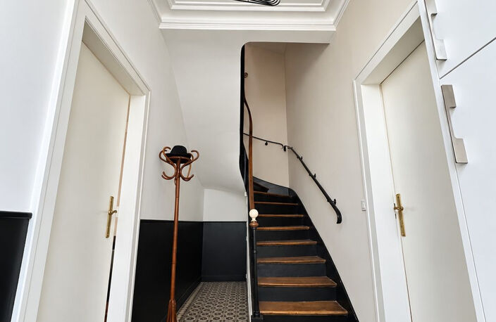 Mancelle atypique T4 de 110 m² avec ascenseur, cour et terrasse — photo 2