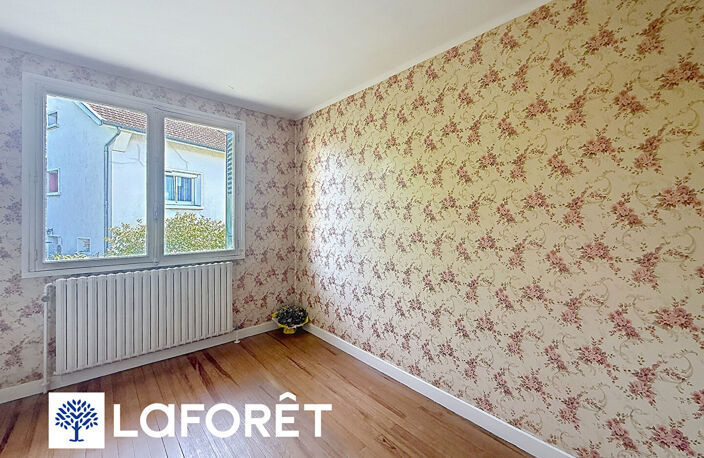 Maison avec terrain de 525 m², sous-sol complet et combles aménageables à Bourgoin-Jallieu — photo 5