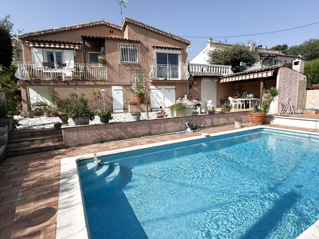 GRASSE ST JACQUES APPARTEMENT HAUT DE VILLA AVEC PISCINE COP — photo du bien