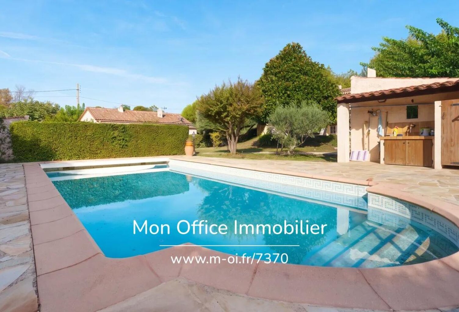 Référence : 7370-MCO - Maison 5 pièces terrain 1089 m² avec dépendance et piscine au calme absolu — photo 1