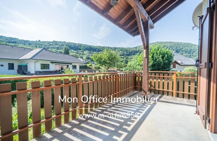 Référence : 6958-TCA. - Maison 5 pièces - jardin plat de plus de 1000m2 - garage - à raffraichir (74330 La Balme de Sillingy secteur Vinci) — photo 4