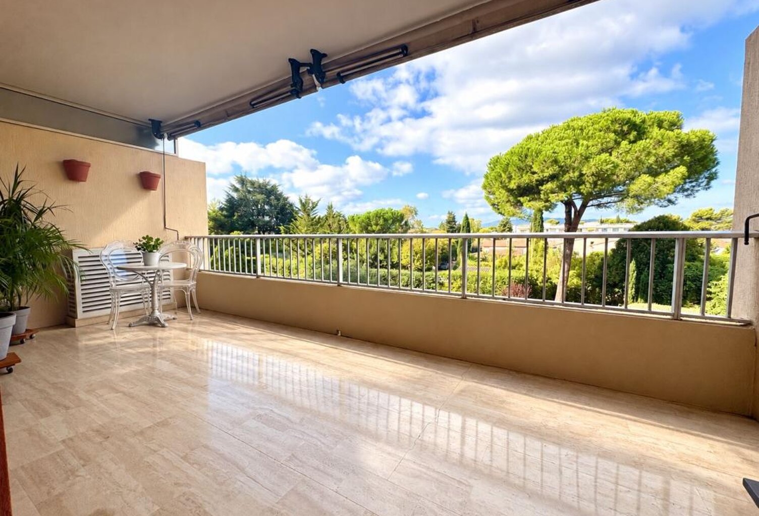Appartement À Vendre — photo 1