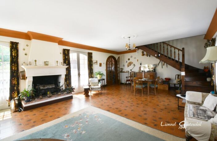 Périgourdine idéalement située 5 chambres sur un beau terrain Paysager à Pineuilh (33) — photo 5