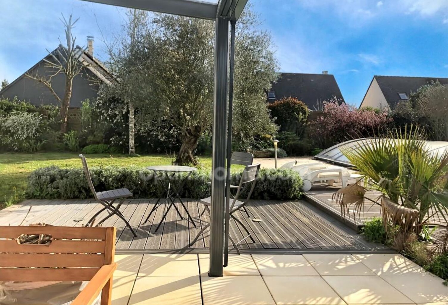 Maison 110m² - 6 pièces - 4 chambres - Terrain avec terrasse et piscine à Cormery (37) — photo 1