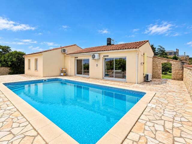 LUCON (85400) - CENTRE IMMEDIAT - MAISON FAMILIALE 3/4 CHAMBRES AVEC PISCINE ET SPACIEUSES DEPENDANCES — photo du bien