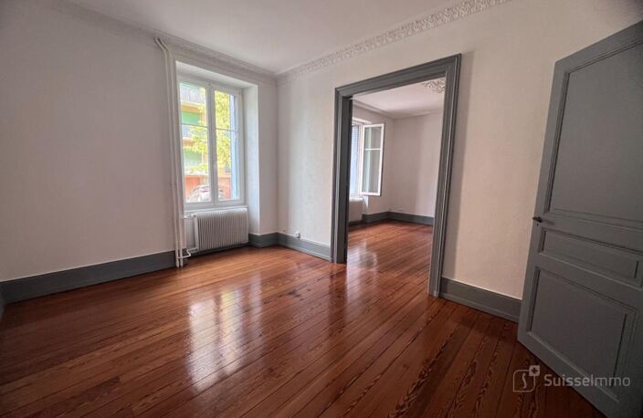 BELFORT - Fg de Lyon, beau T4  de type Haussmannien de  100 m2 avec garage et cave — photo 2
