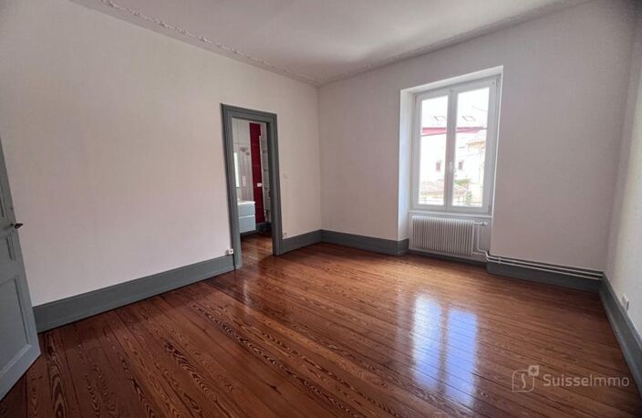 BELFORT - Fg de Lyon, beau T4  de type Haussmannien de  100 m2 avec garage et cave — photo 5