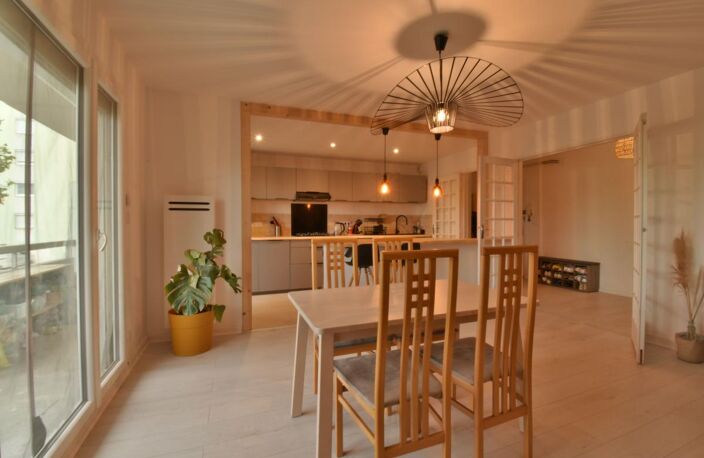 Appartement T4 spacieux, avec balcon, cave, place de parking — photo 2