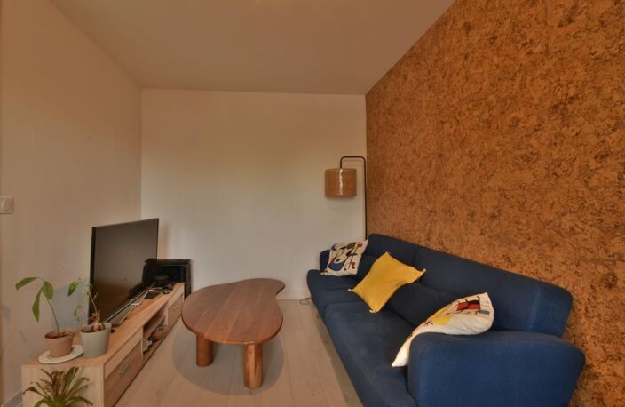 Appartement T4 spacieux, avec balcon, cave, place de parking — photo 4
