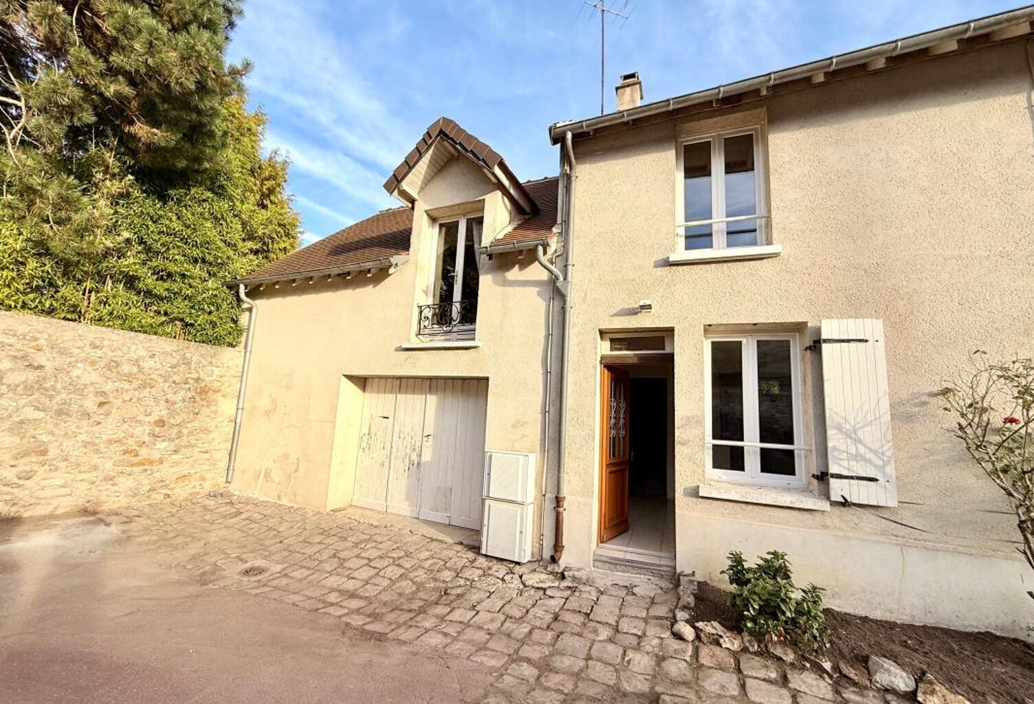Maison atypique et pleine de charmes à Villiers-Adam ! — photo 1