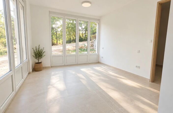 MOUANS-SARTOUX – MAGNIFIQUE REZ-DE-MAISON 4 PIÈCES DE 83 M² AVEC — photo 3