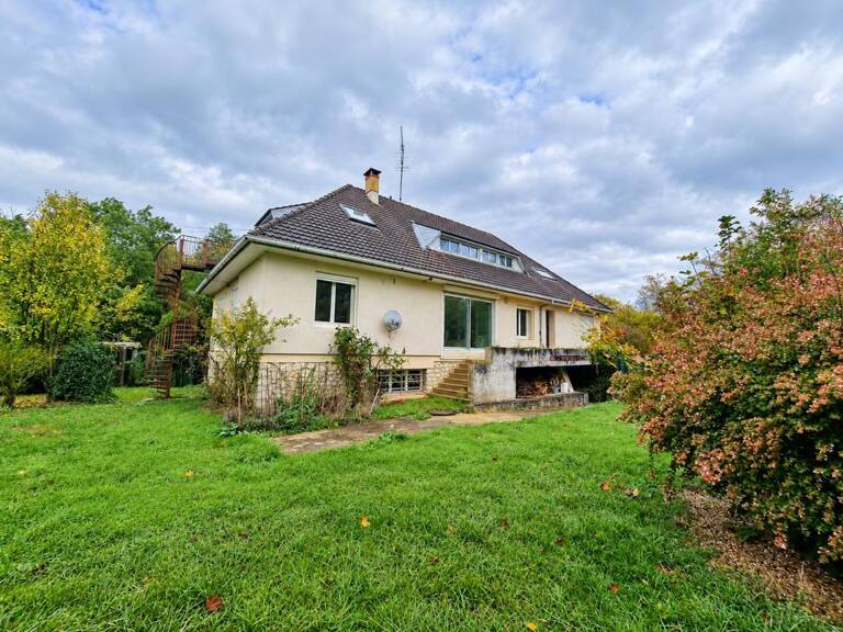 UNE MAISON AUX VOLUMES EXCEPTIONNELS ET AU POTENTIEL RARE ! — photo 1