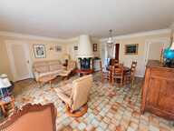 UNE MAISON AUX VOLUMES EXCEPTIONNELS ET AU POTENTIEL RARE ! — photo 3