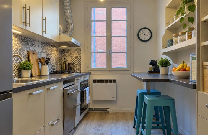 Toulouse Saint Sernin charmant T2 bis en Duplex sans travaux vendu meublé — photo 2