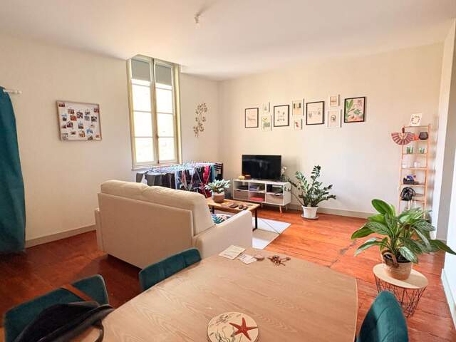 Appartement 3 pièces - 86 m² à Saintes — photo du bien