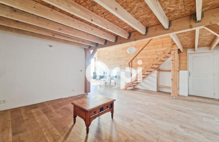 🏡 THURINS – Ancienne ferme en pierres avec terrain et vue dégagée, à découvrir sans tarder ! — photo 5
