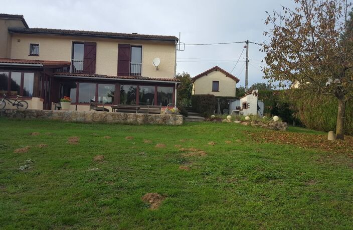 Maison de 130m2 à louer sur Saint-Julien-la-Vêtre — photo 2