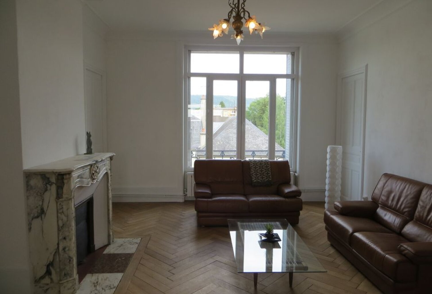 Appartement de 130m2 à louer sur Lons-le-Saunier — photo 1
