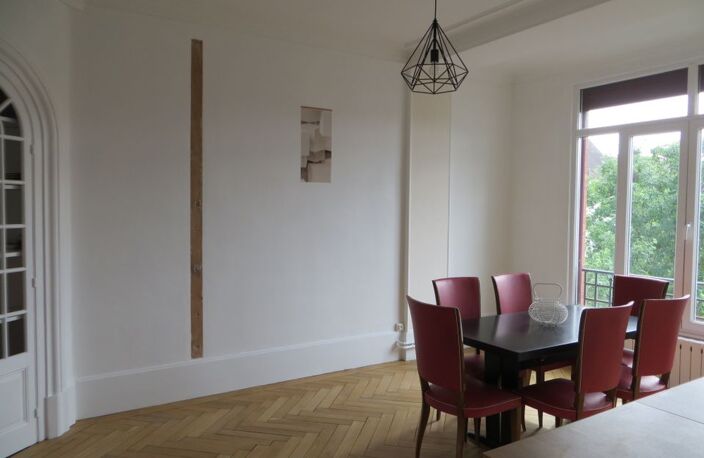 Appartement de 130m2 à louer sur Lons-le-Saunier — photo 3