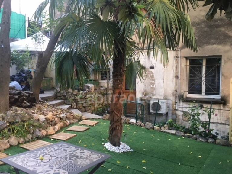 Immeuble à vendre DRAGUIGNAN (83), Taux de rentabilité net de 7,6 %, 4 appartements rénovés, jardin de 80 m² !! — photo 1