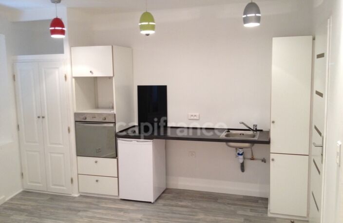 Immeuble à vendre DRAGUIGNAN (83), Taux de rentabilité net de 7,6 %, 4 appartements rénovés, jardin de 80 m² !! — photo 4