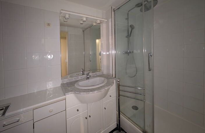 Appartement à vendre 2 pièces BORDEAUX SAINT GENES — photo 5