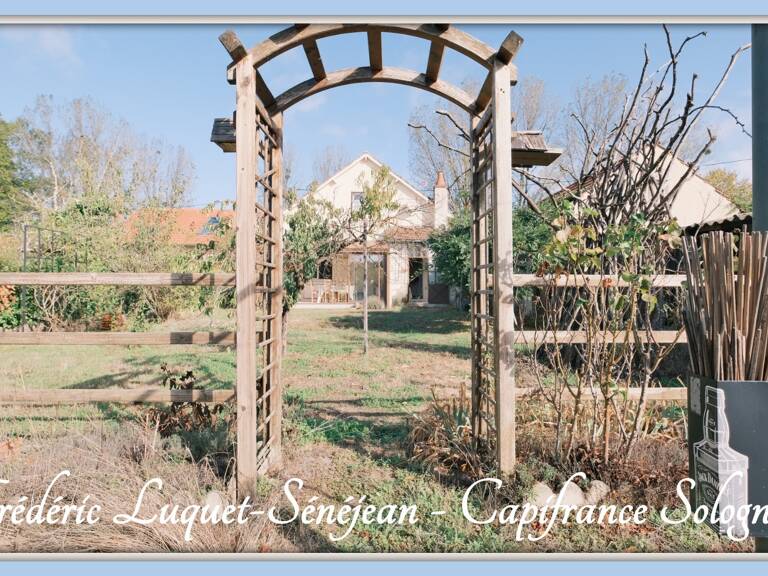 MAISON INDIVIDUELLE 5 PIÈCES À RÉNOVER – GRANDE VÉRANDA CHAUFFÉE, GRAND JARDIN ET DÉPENDANCES – LAMOTTE-BEUVRON (41) — photo 1