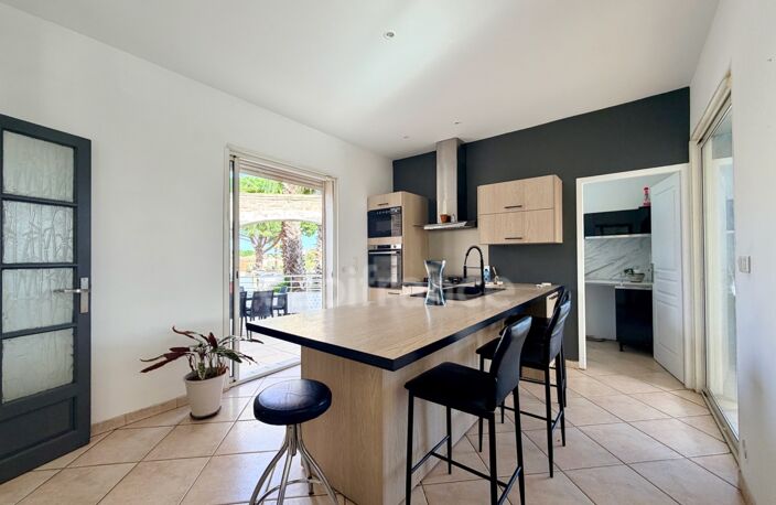SAINT-BRÈS(34), À VENDRE MAISON PLAIN-PIED P5, SURFACE TOTALE 152 m2, 4 FACES, TERRAIN 931 m2, GARAGE 60 m2, PISCINE — photo 5