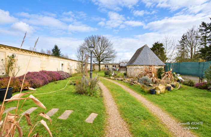 Dpt Maine et Loire (49), à vendre SEICHES SUR LE LOIR maison P8 — photo 2