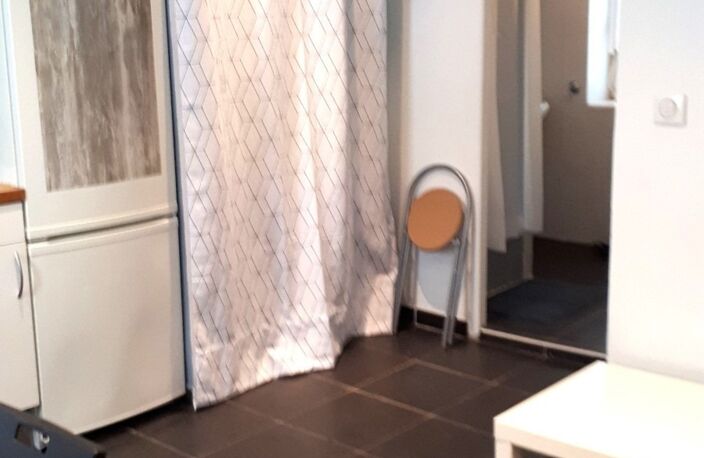 Immeuble à vendre Toulon Belle rentabilité 5 studios meublés et garage — photo 5