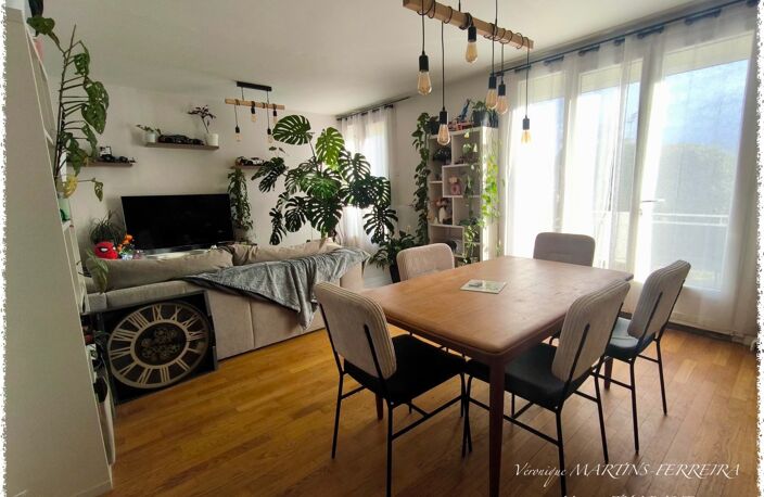 Maison de plain-pied avec jardin, garage et cave – Saint-Doulchard — photo 2