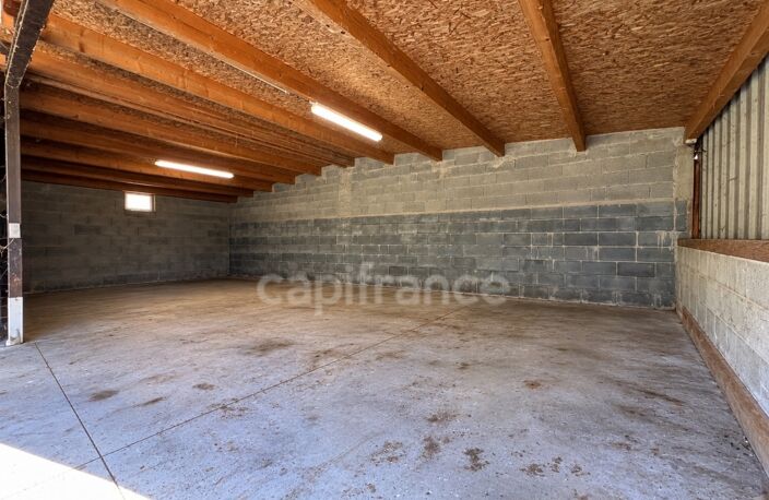 Terres et bâtis d'activités de 256 m² sur 20 hectares (203 000 m²) — photo 5