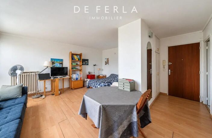 Paris XIVème - Av Maine: Studio au 6ème étage vue dégagée — photo 4