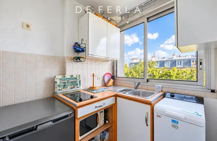 Paris XIVème - Av Maine: Studio au 6ème étage vue dégagée — photo 5