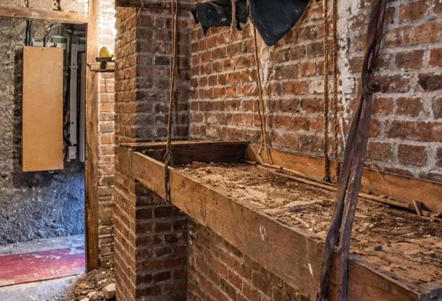 Paris XIVème - Rue Thibaud - Grande cave saine de 12 m² — photo 1