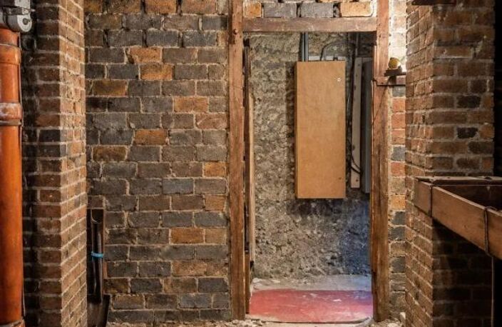 Paris XIVème - Rue Thibaud - Grande cave saine de 12 m² — photo 4