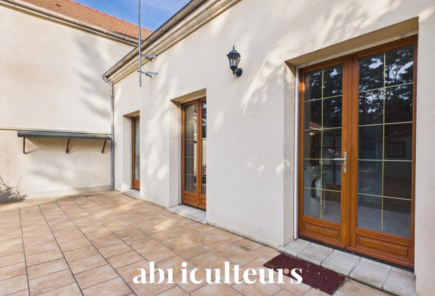Belle maison familiale de 107 m² agrémentée d'un jardin et d'une terrasse en vente Versailles Porchefontaine (78000) — photo 1