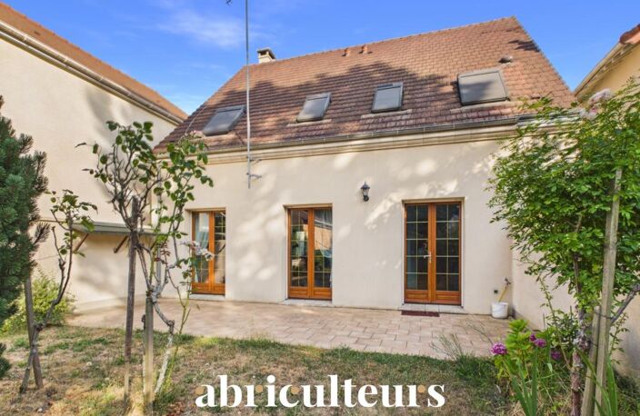 Belle maison familiale de 107 m² agrémentée d'un jardin et d'une terrasse en vente Versailles Porchefontaine (78000) — photo 2