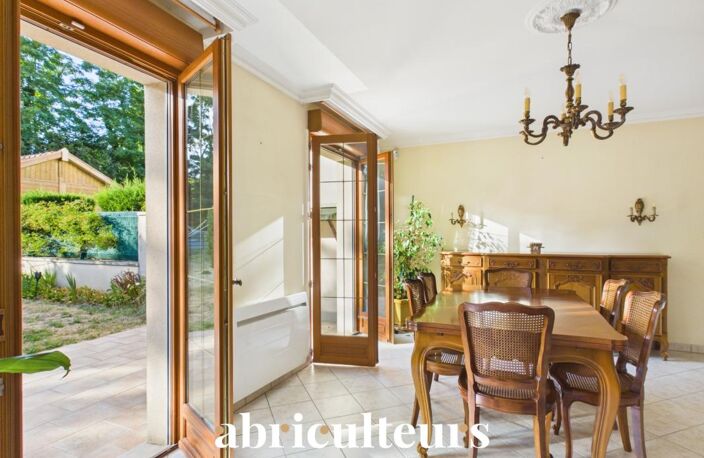 Belle maison familiale de 107 m² agrémentée d'un jardin et d'une terrasse en vente Versailles Porchefontaine (78000) — photo 3