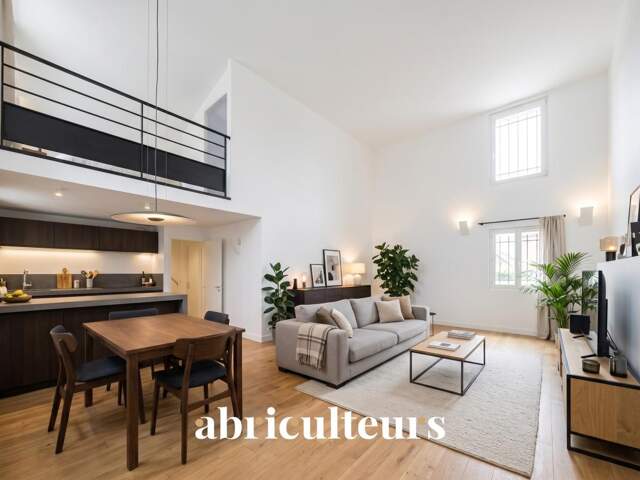 Duplex de charme : beaux espaces et extérieur privé à vendre aux Lilas (93260) — photo du bien