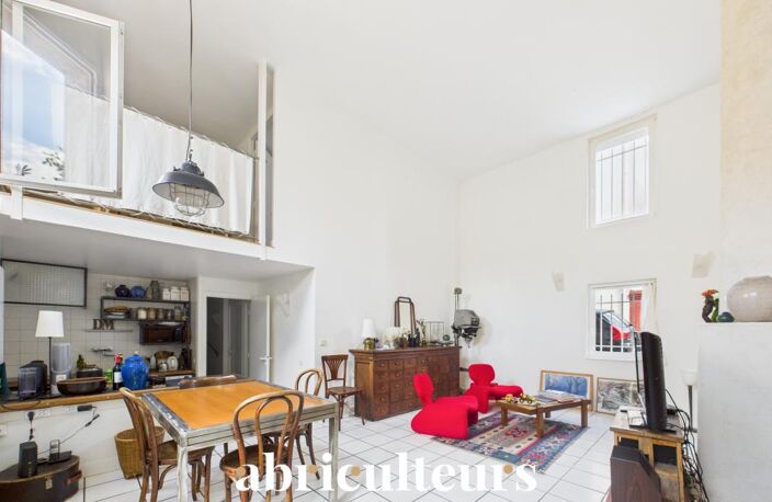 Duplex de charme : beaux espaces et extérieur privé à vendre aux Lilas (93260) — photo 2